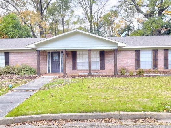3304 Highland Dr, Vicksburg, MS 39180