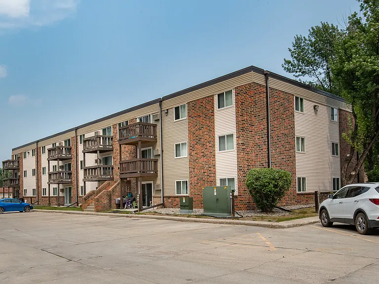 Forest Park Apartments — Photo 25