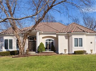 4405 N Hickory Ln, Kansas City, MO 64116