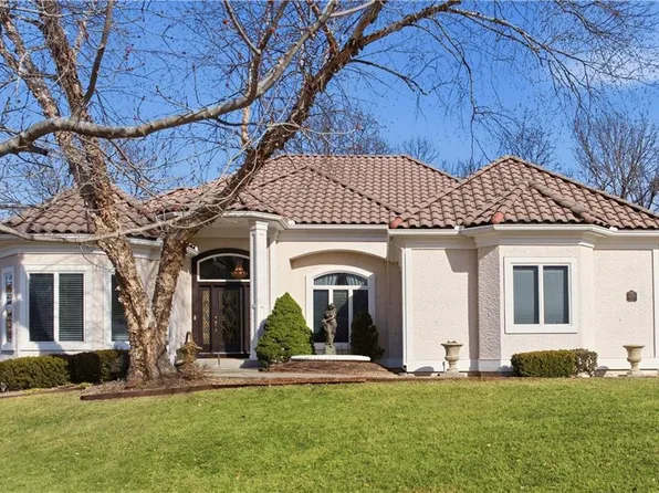 4405 N Hickory Ln, Kansas City, MO 64116