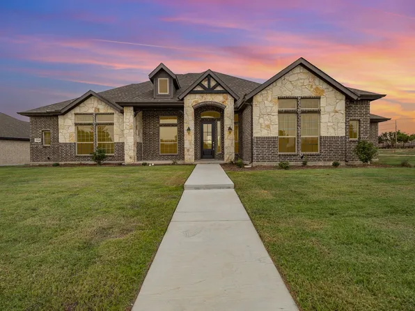 1908 Comanche Dr, Desoto, TX 75115