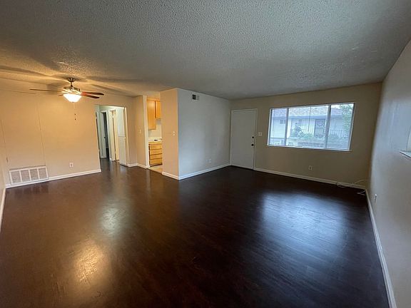 3rd image of 6438 Auburn Blvd APT 4