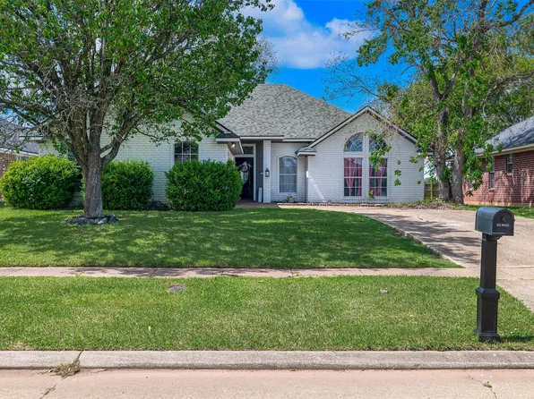 5902 Pampus Ln, Bossier City, LA 71112