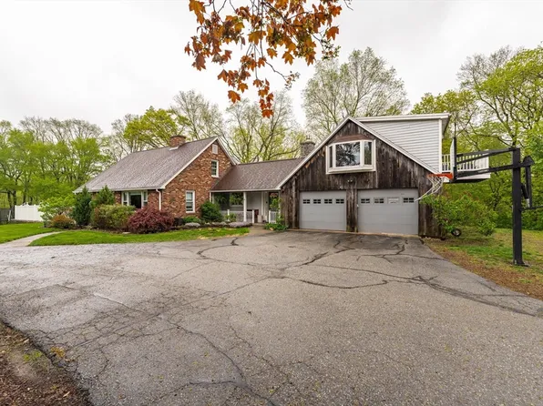 4 Alvord St, South Hadley, MA 01075