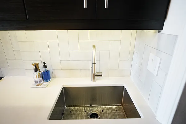 Sold by Winzone Realty Inc | media 15