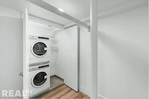 Rented by REAL New York | media 22