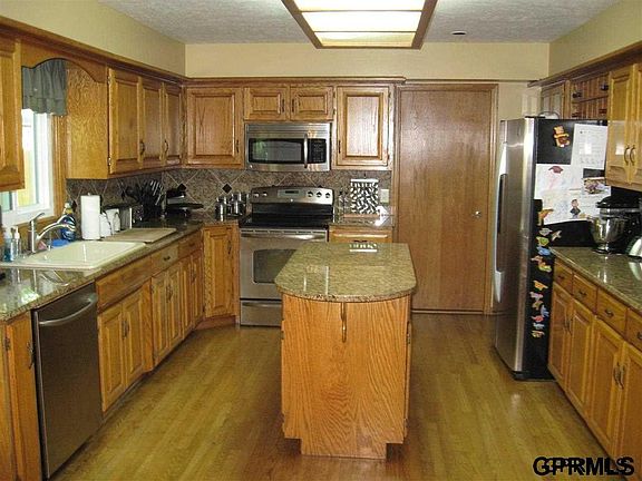 2nd image of 811 Wilshire Ln