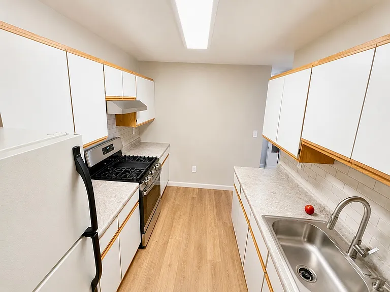 2382 Phillip Ct — Photo 8