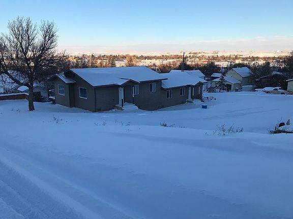 2nd image of 138 10th Ave N