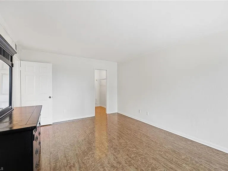 4551 Gulf Shore Blvd N #200 — Photo 18