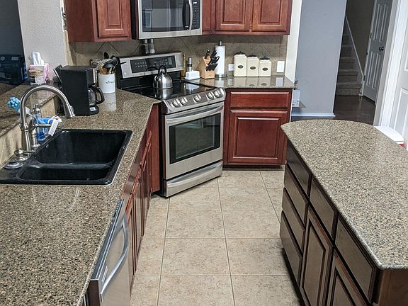 3rd image of 205 Lone Star Blvd