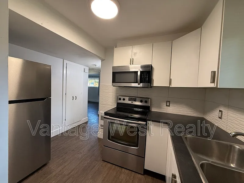 1 bed, 1.0 bath, $1,600 — Photo 2