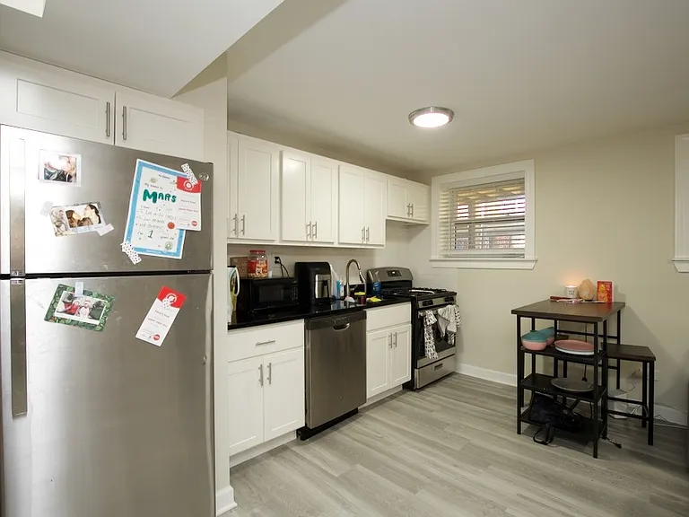 732 W Roscoe St #AGN — Photo 2