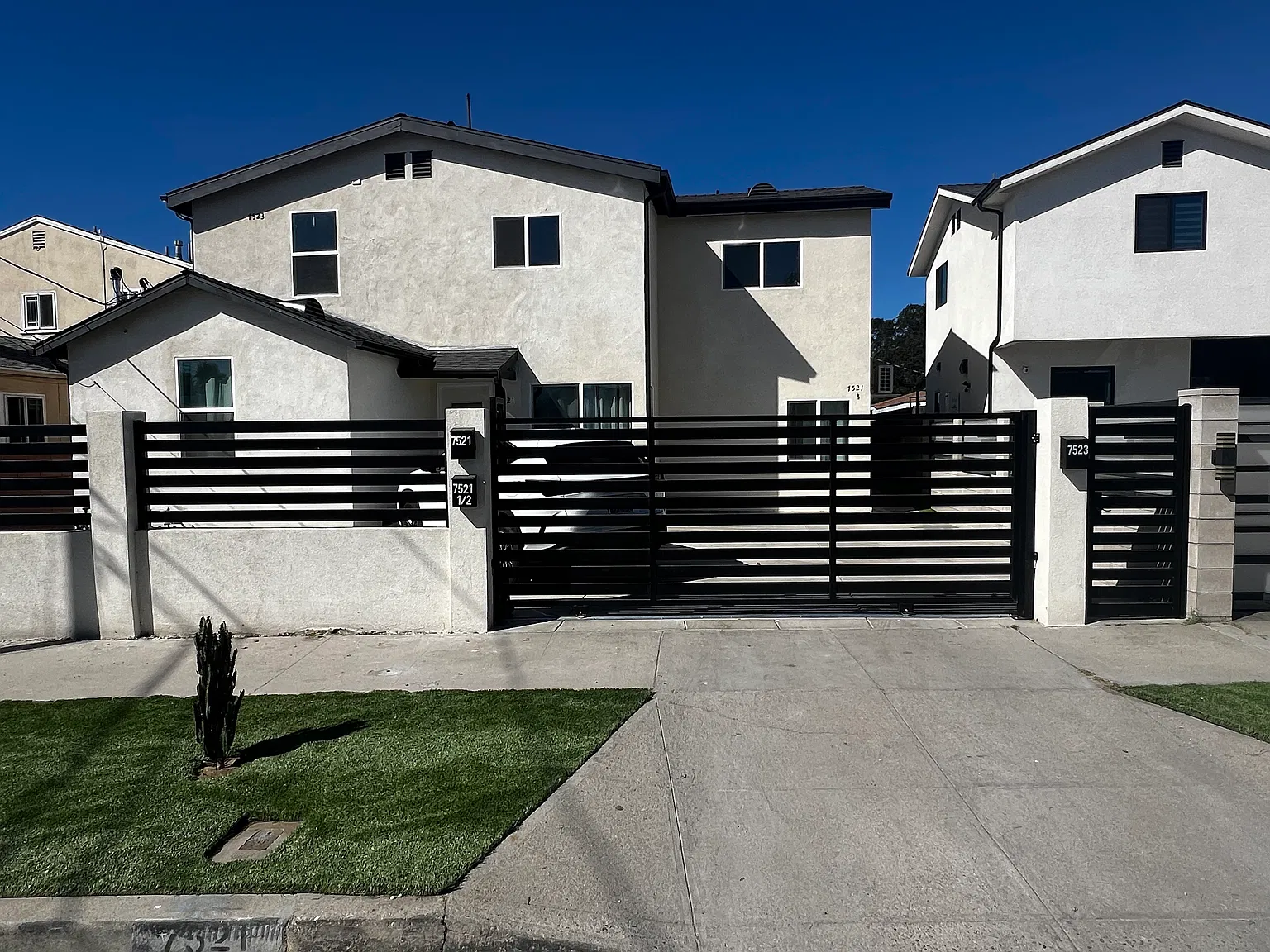3 bed, 1100 sqft, $3,200 — Photo 2