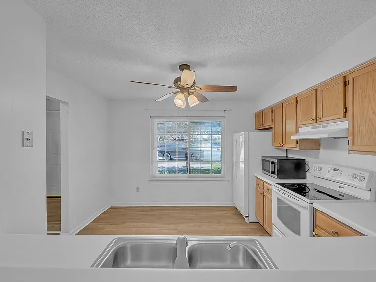 719 Brisa Ct — Photo 6