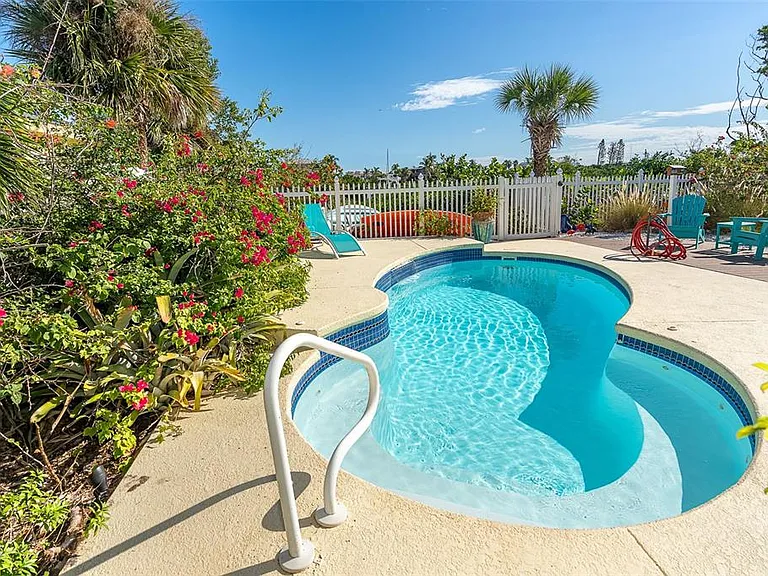 210 Bocilla Dr — Photo 49