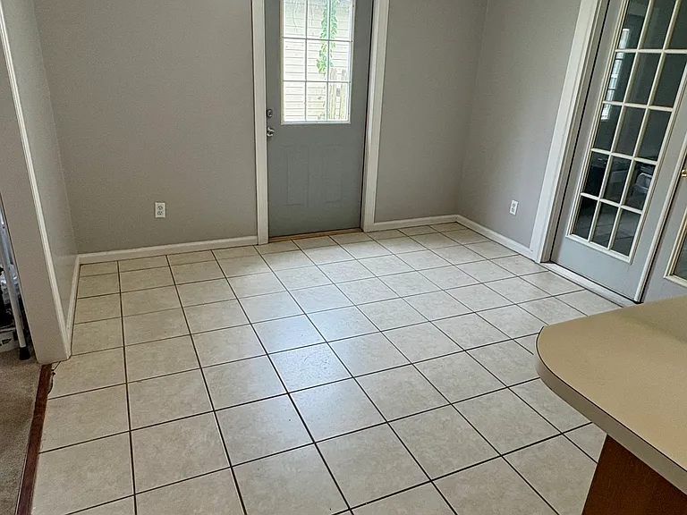 127 Blue Pool Dr — Photo 4