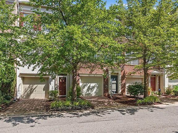 4th image of 383 Livermore Ln