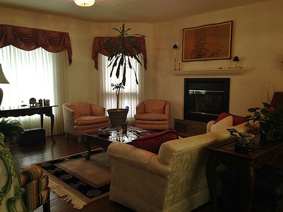5th image of 75 Brook Hollow Pl