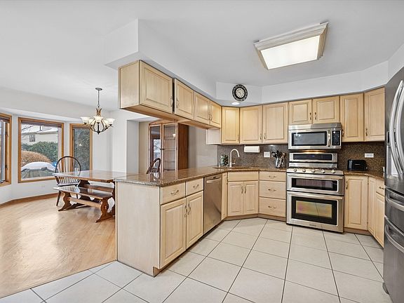 4th image of 8539 Thistlewood Ct