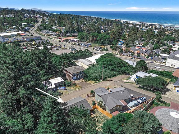 5th image of 2209 NE 35th St