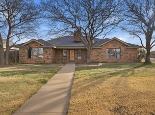 1102 Poplar St, Levelland, TX 79336