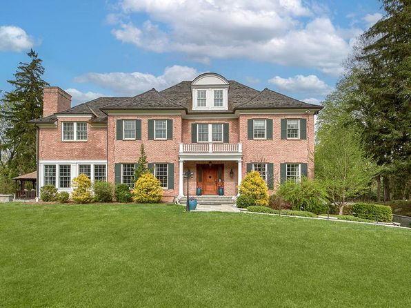 2 Heathcote Drive, Mount Kisco, NY 10549