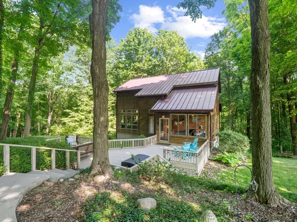 928 Curtis Rd, Quincy, MI 49082