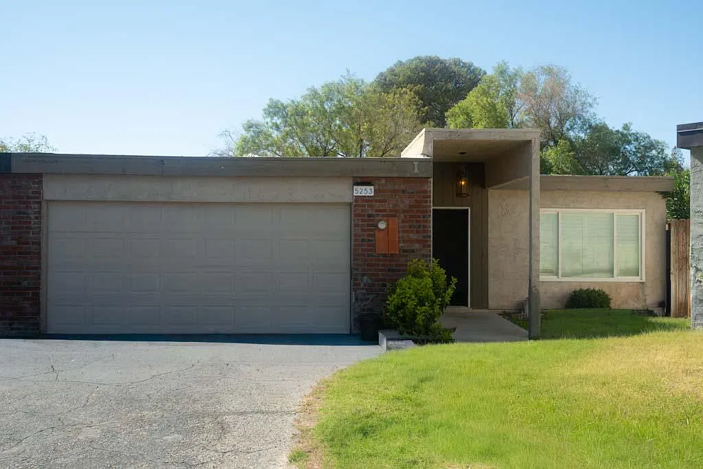 5253 S Lakewood Ct — Photo 1
