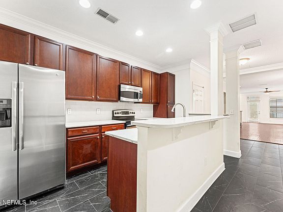 3rd image of 9823 TAPESTRY PARK CIR. #111