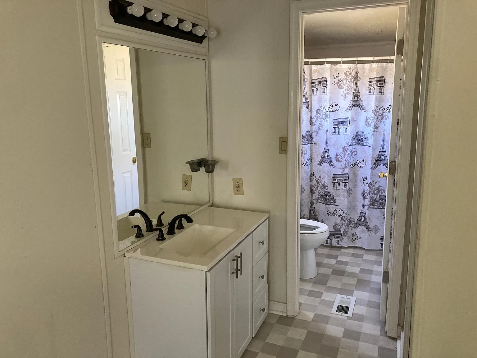 3 bed, 1200 sqft, $2,900 — Photo 4