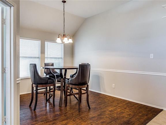 3rd image of 804 Lake Meadow Ln