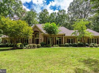 145 River Park Ln, Great Falls, VA 22066