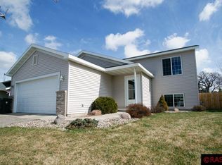 2206 Fairbanks Dr, North Mankato, MN 56003