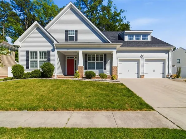 1352 Auburn Hill Dr, Chesapeake, VA 23320