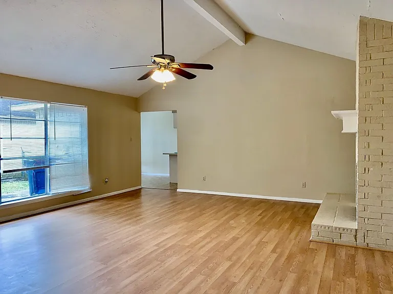 722 Stephanie Dr — Photo 5