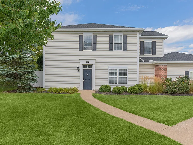 The Residence at Barrington — Photo 11