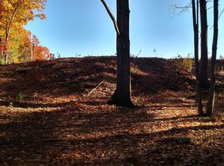 8 Pond View Dr, Clinton, MA 01510