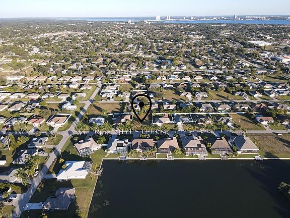 2nd image of 225 NE 23rd Ave