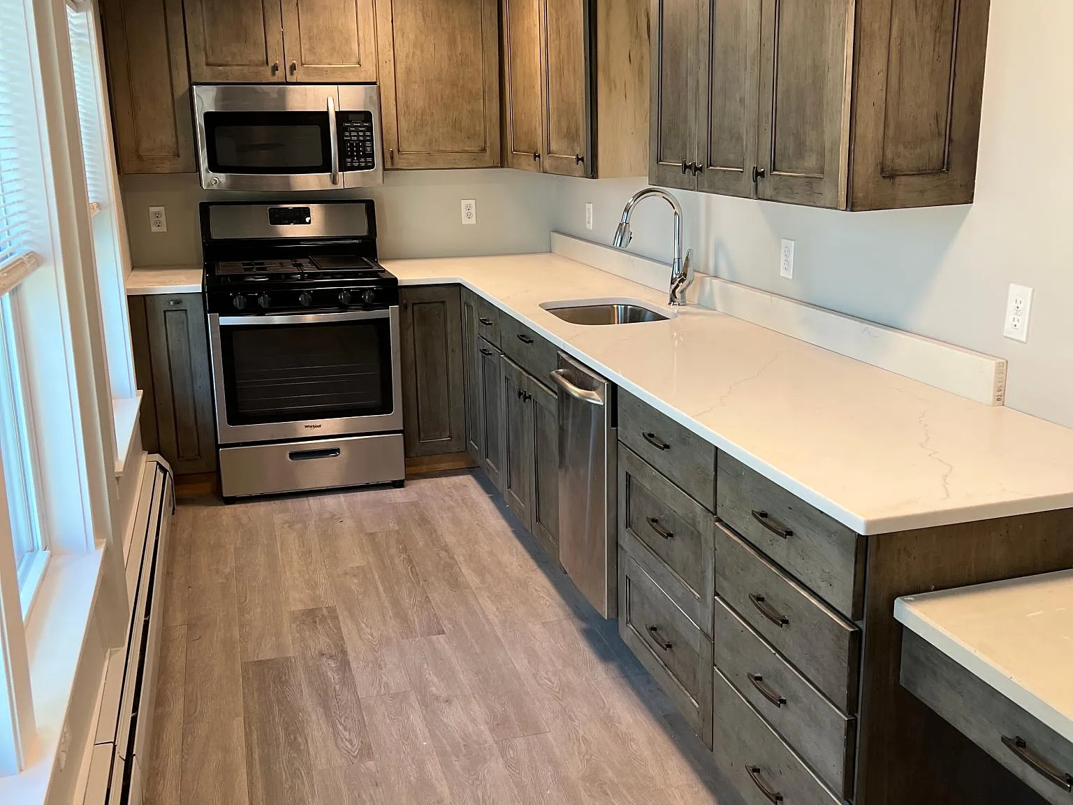 2 bed, 800 sqft, $2,550 — Photo 4
