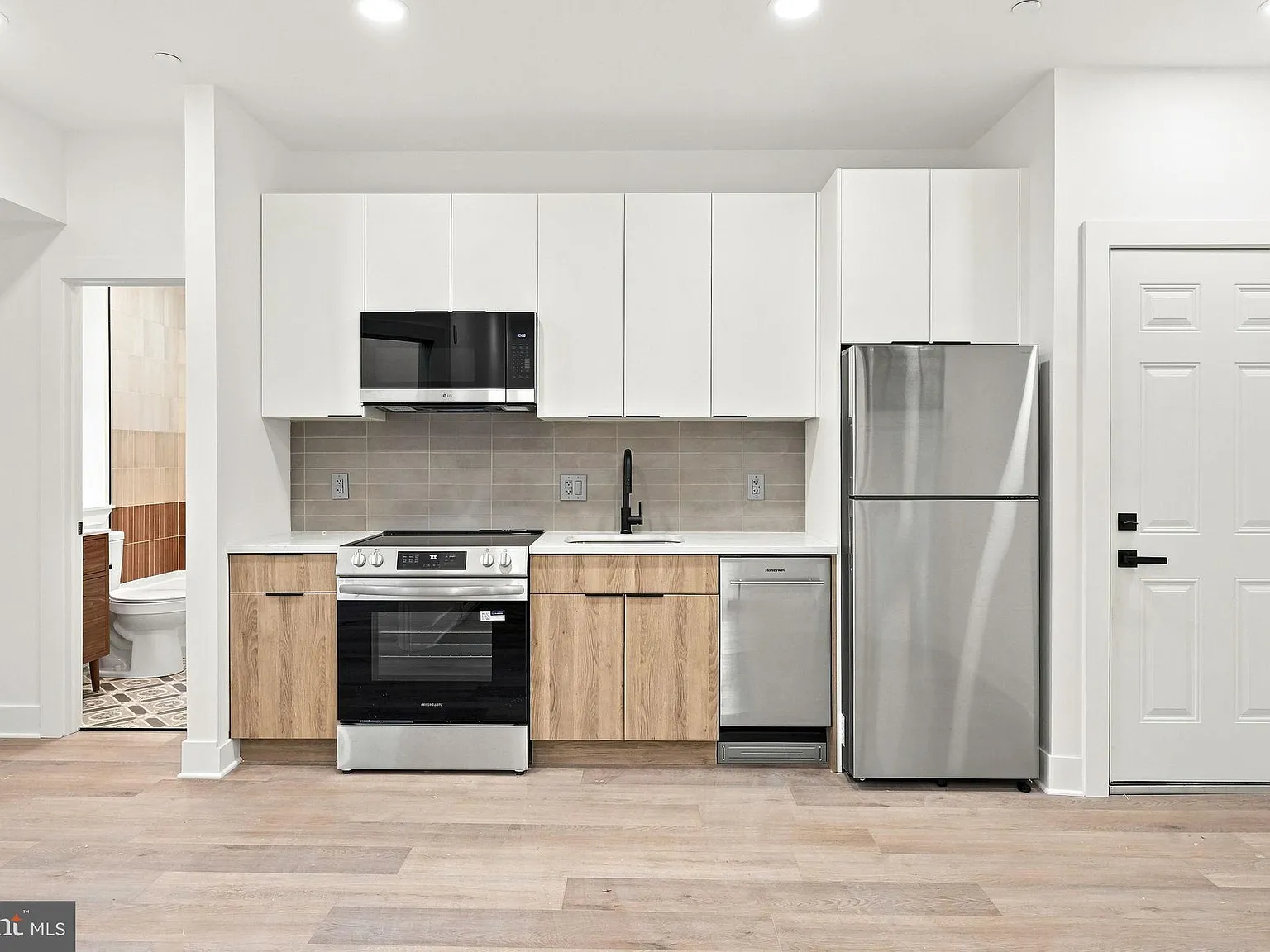 1 bed, 1.0 bath, 500 sqft, $1,150 — Photo 2