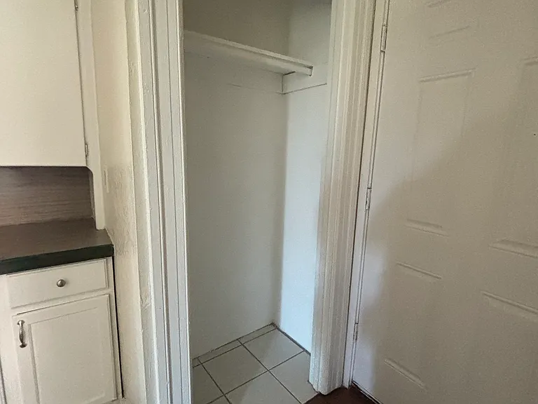 2414 W Broadway Ave #2 — Photo 10