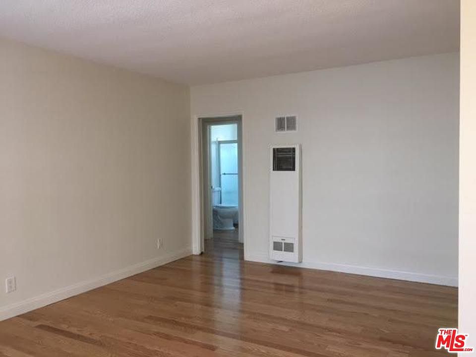 2nd image of 722 Westbourne Dr APT B