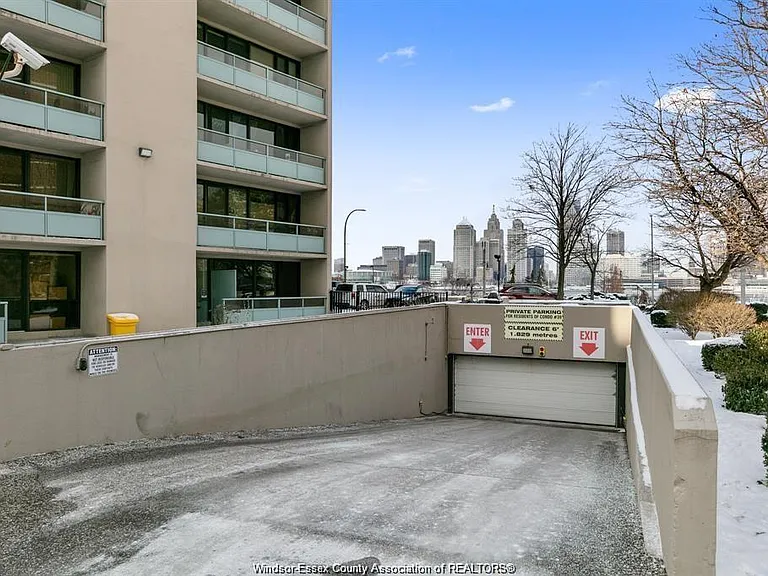 111 Riverside Dr E #1607 — Photo 35
