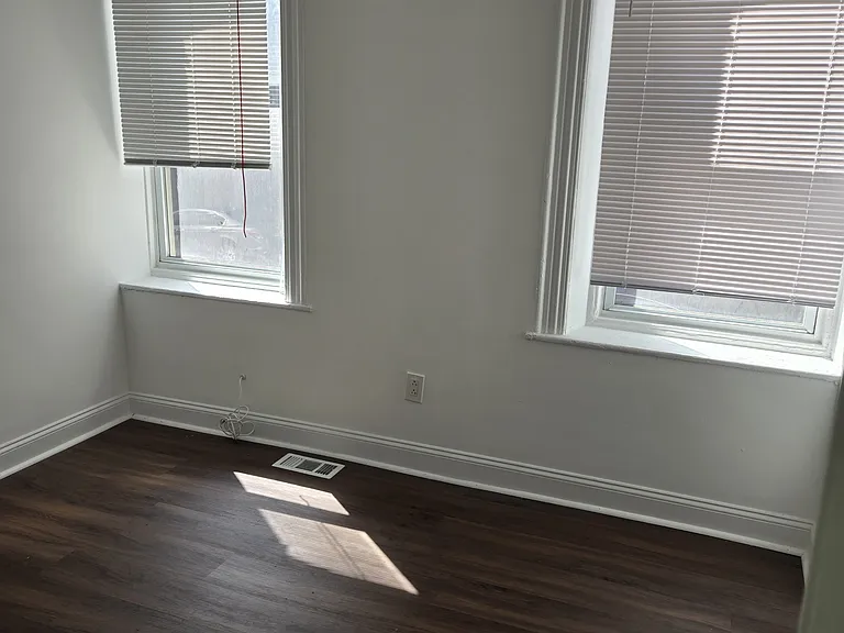 641 N 15th St — Photo 18