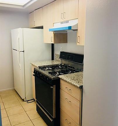 5th image of 11027 Aqua Vista St #11071221