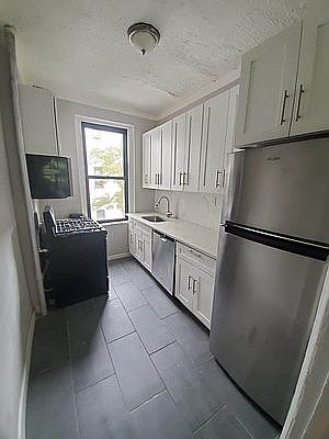 1st image of 1038 Union St #31