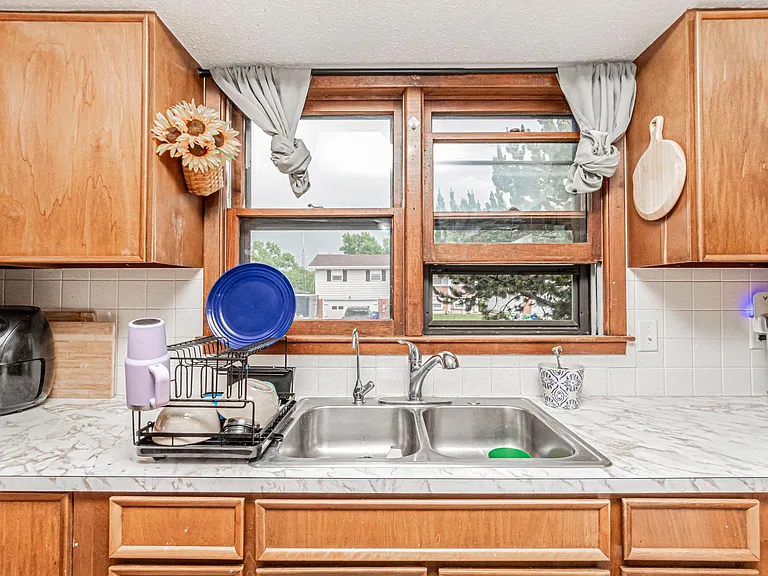 1011 Skyline Dr — Photo 19