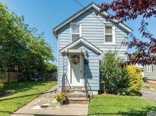 117 S 10th St, New Hyde Park, NY 11040