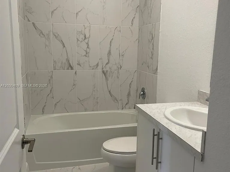 1262 NW 3rd Ln #0 — Photo 7